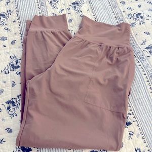 ATHLETA Salutation Joggers size Large